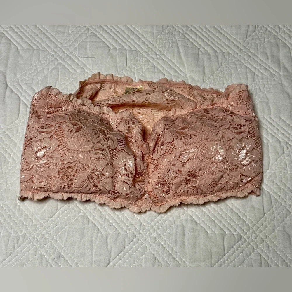 J7 Lightly Padded Strapless Soft Pink Lace Bandeau